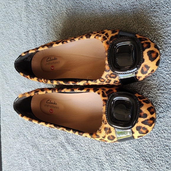 Clarks Unstructured Leopard Print Shoes - Picture 1 of 8